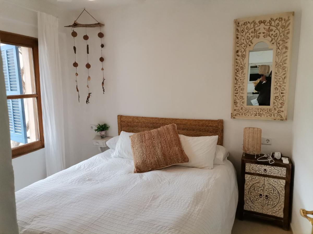 Villa En Lugar Tranquilo Alejado De Zonas Turisticas Banyalbufar Esterno foto